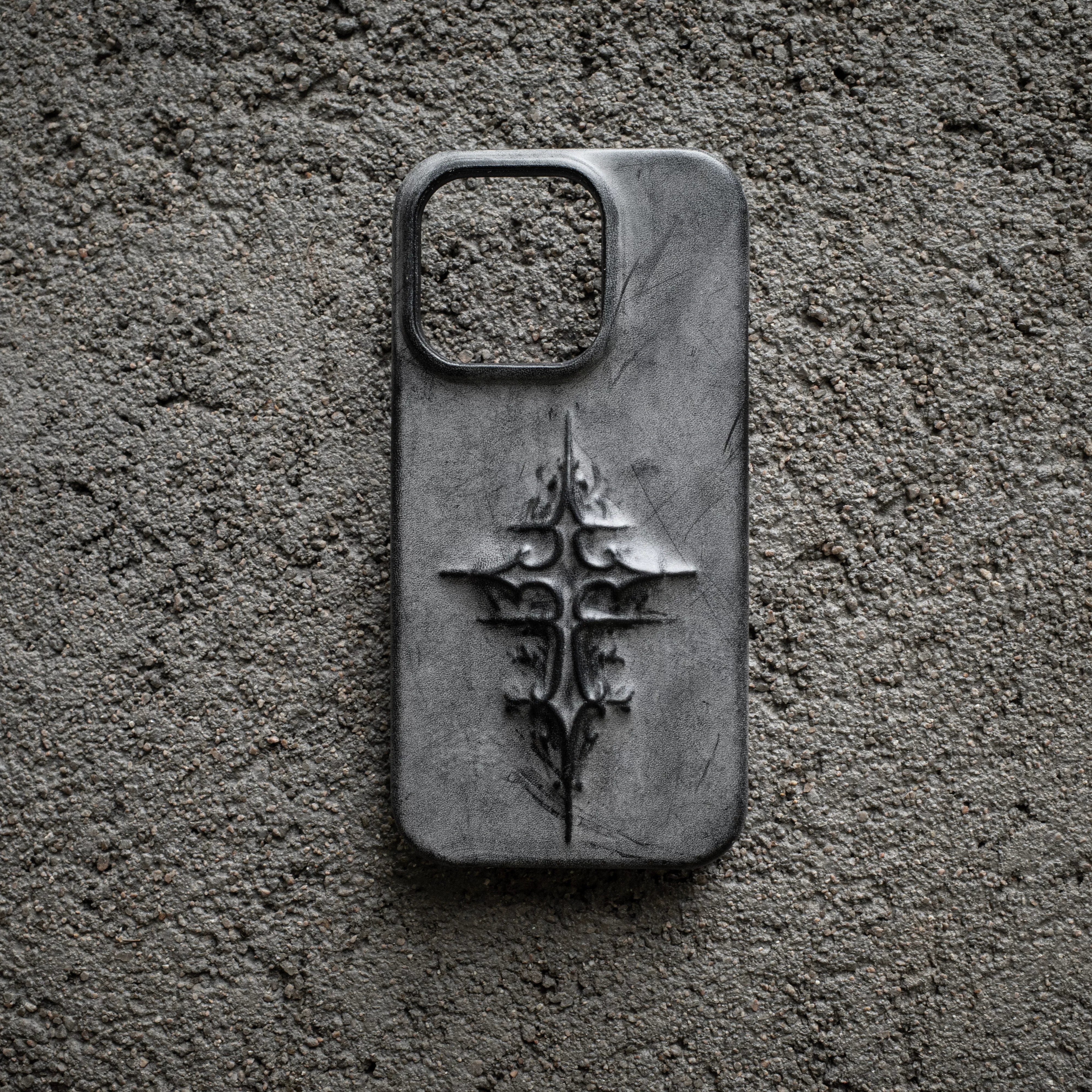 Handmade matte wax genuine leather cross three-dimensional sculpture mobile phone case, dark gothic niche art and high-end sense, suitable for Apple iPhone17pro/16promax/15