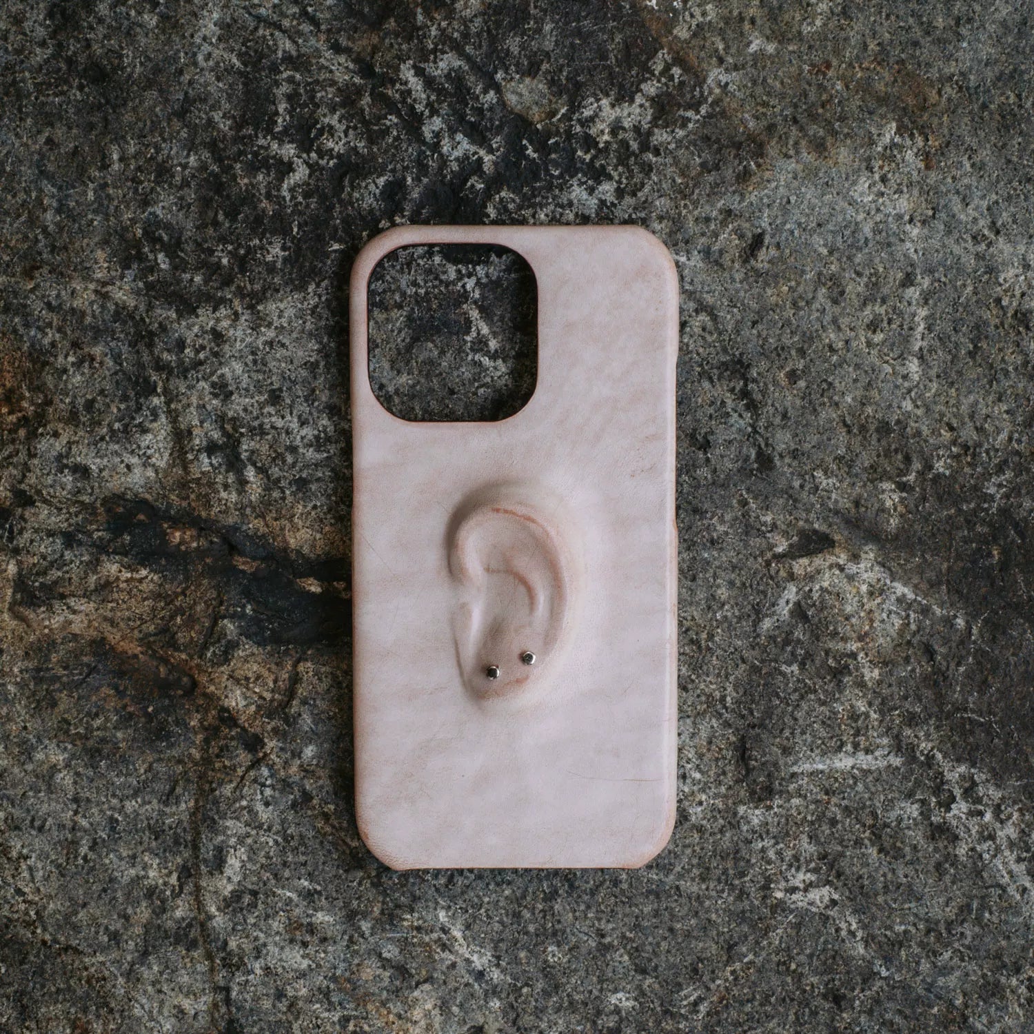 Apple 17pro pure handmade high-grade pink creative ear installation art mobile phone case suitable for new genuine leather aged cowhide niche high-end interesting 16pro iphone16promax