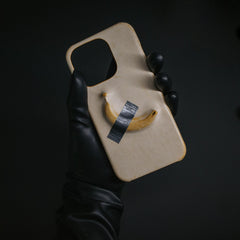 Installation art banana design genuine leather handmade cowhide creative mobile phone case suitable for iPhone16pro 15promax original niche interesting Apple protective case yellow leather 17pro